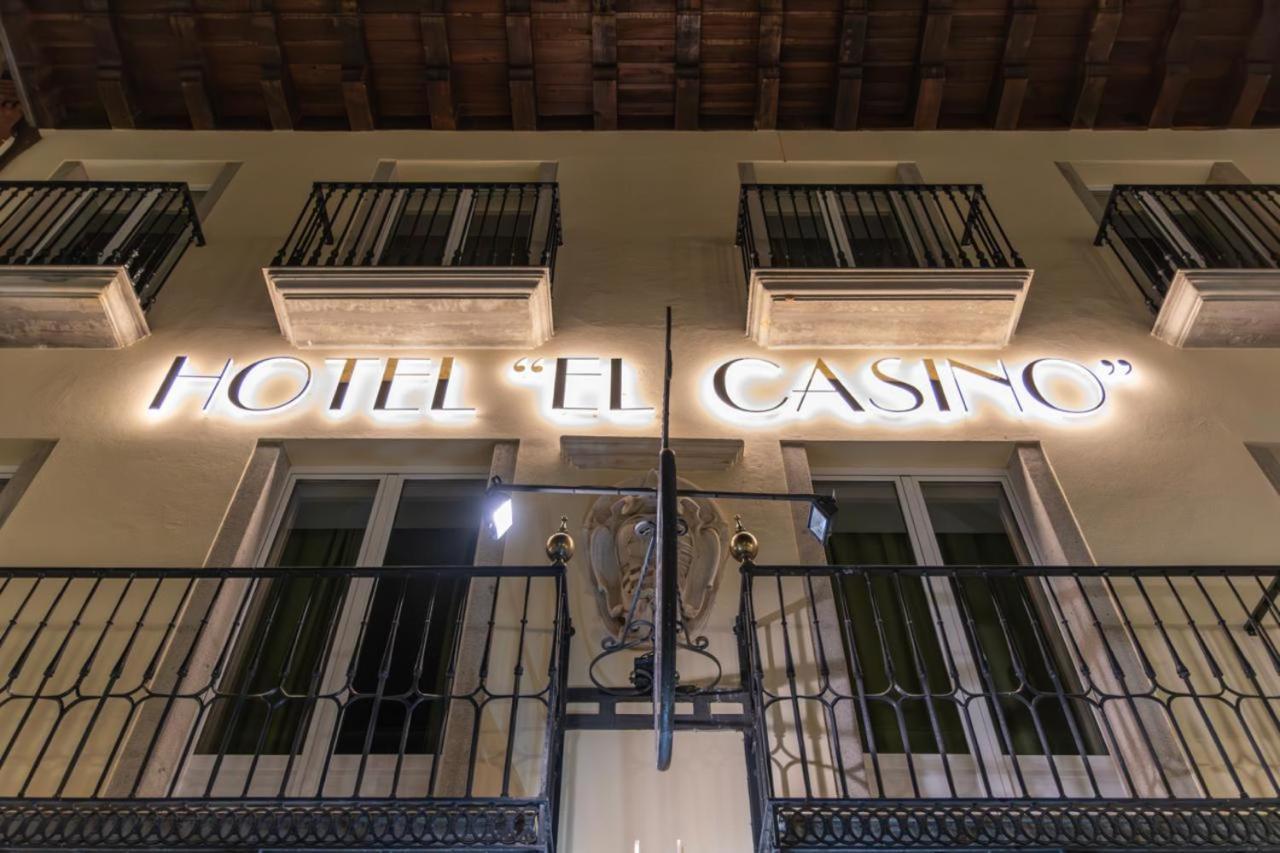 Hotel & Restaurante El Casino Вільяфранка-дель-Б'єрсо Екстер'єр фото